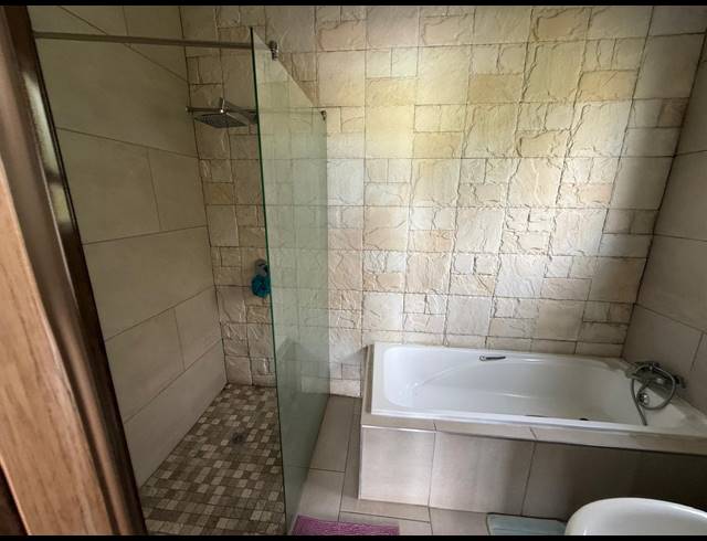 8 BEDROOM HOUSE FOR SALE IN KAALPLAATS WEST
